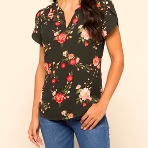 41 Hawthorn Tulip Sleeve Sleeve Floral Blouse